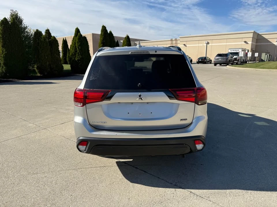 2020 Mitsubishi Outlander - Image 7 of 13