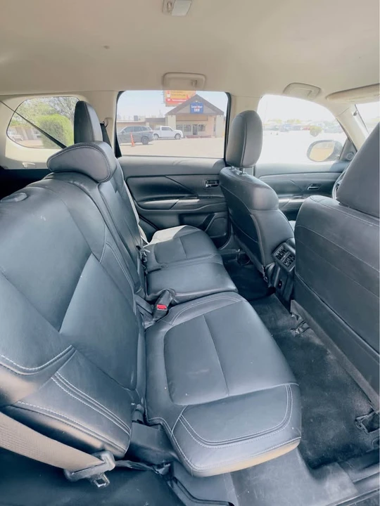 2020 Mitsubishi Outlander - Image 6 of 7