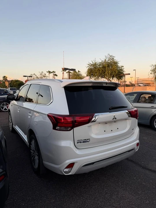 2020 Mitsubishi Outlander - Image 7 of 8