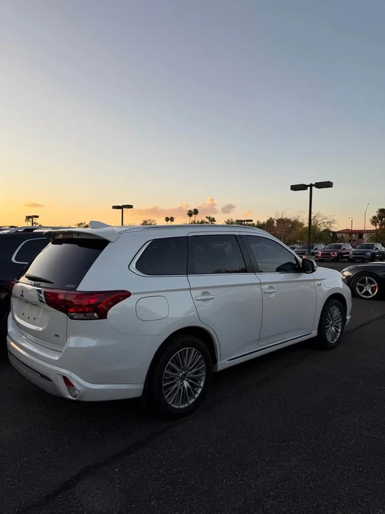 2020 Mitsubishi Outlander - Image 8 of 8