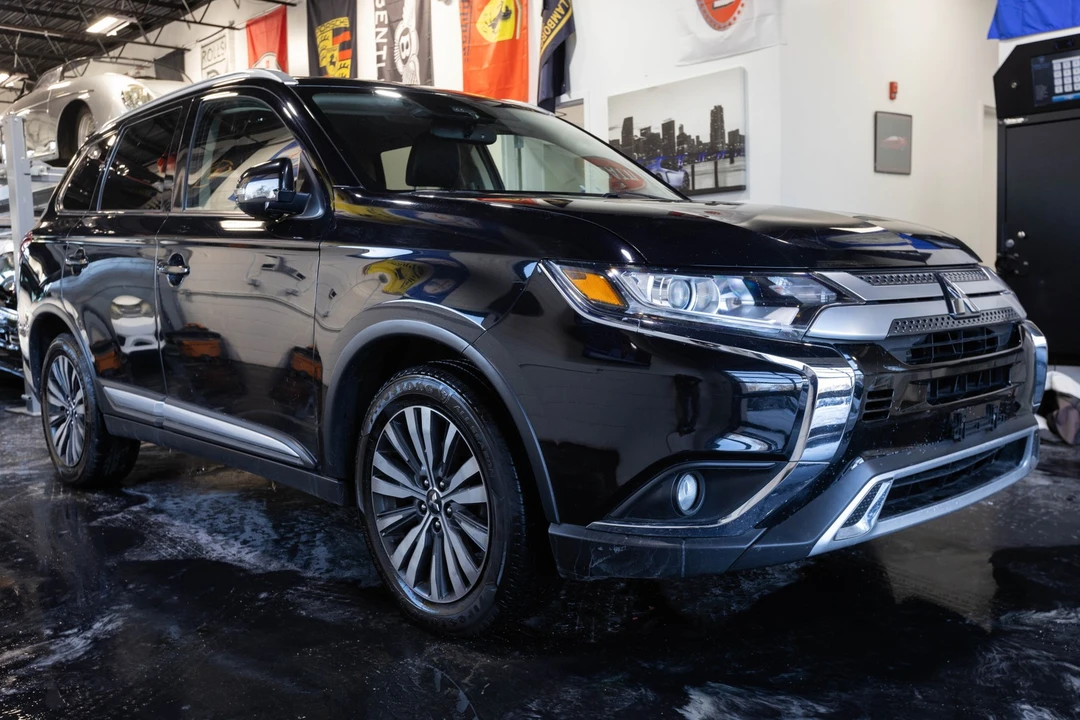 2020 Mitsubishi Outlander - Image 17 of 21