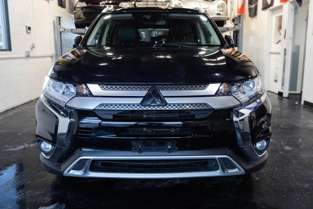 2020 Mitsubishi Outlander - Image 18 of 21