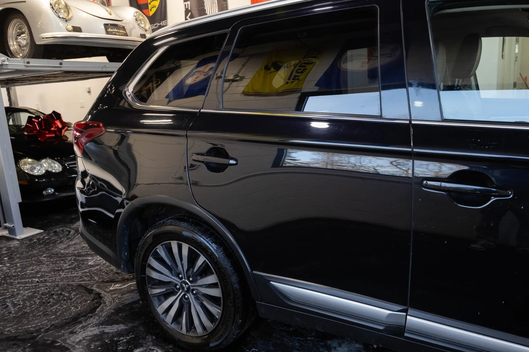 2020 Mitsubishi Outlander - Image 12 of 21