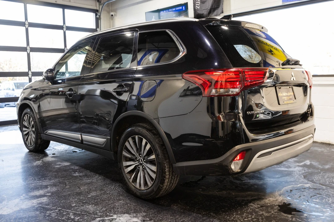 2020 Mitsubishi Outlander - Image 9 of 21