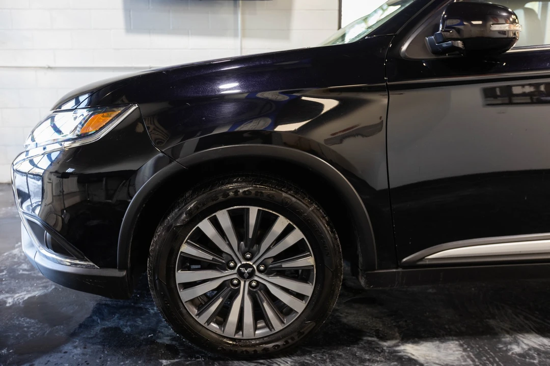 2020 Mitsubishi Outlander - Image 3 of 21