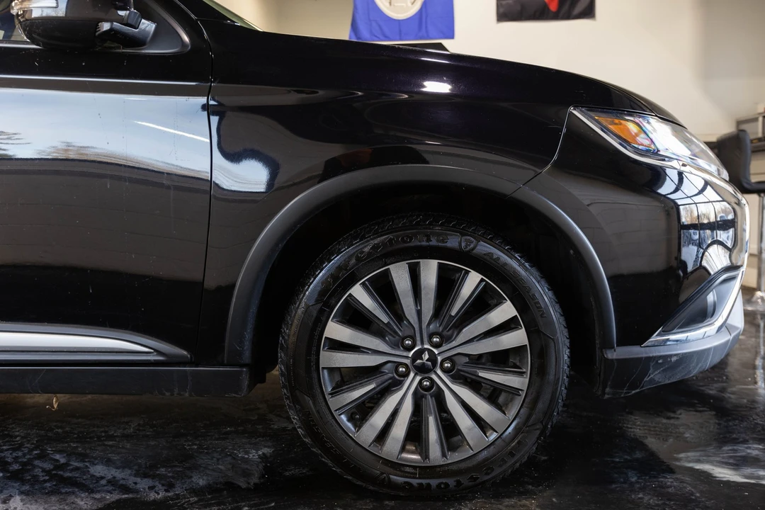 2020 Mitsubishi Outlander - Image 15 of 21
