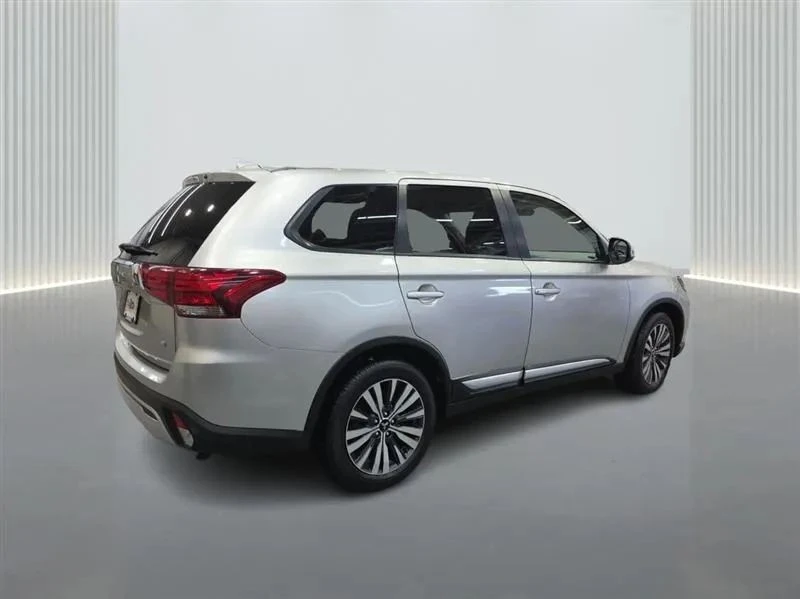 2020 Mitsubishi Outlander - Image 5 of 12