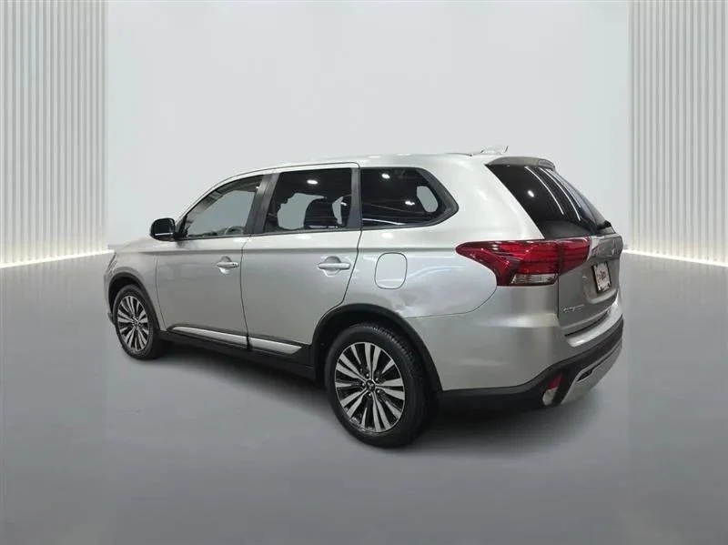2020 Mitsubishi Outlander - Image 3 of 12