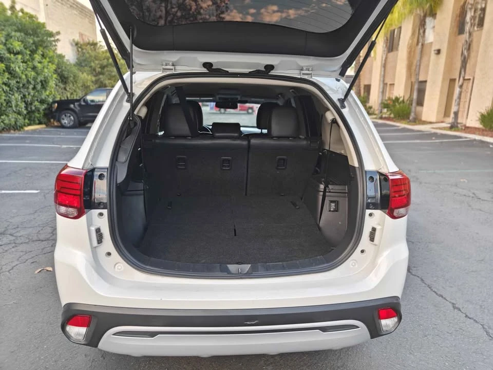 2020 Mitsubishi Outlander - Image 15 of 19