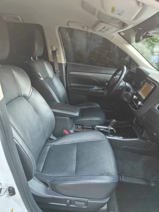 2020 Mitsubishi Outlander - Image 12 of 19