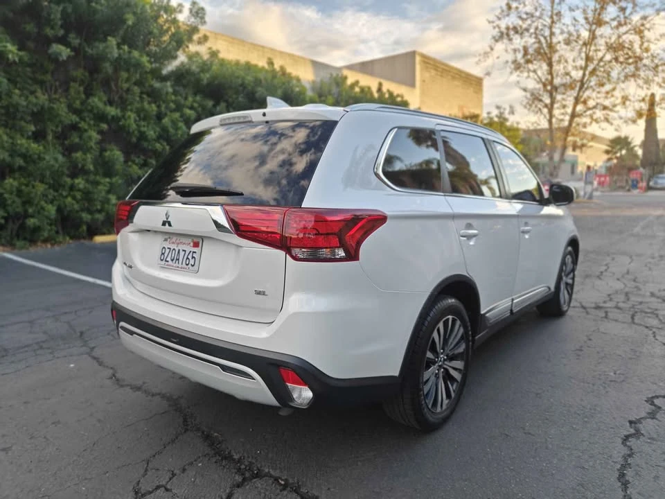 2020 Mitsubishi Outlander - Image 6 of 19