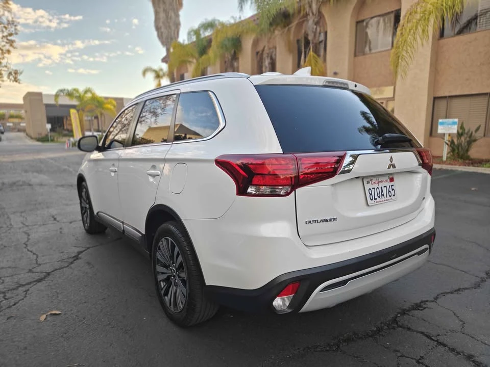 2020 Mitsubishi Outlander - Image 7 of 19