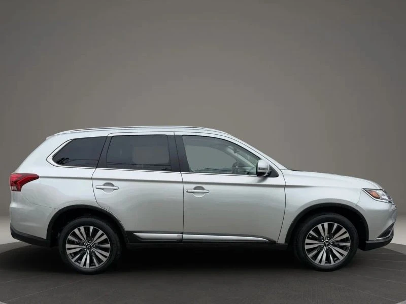 2020 Mitsubishi Outlander - Image 4 of 12