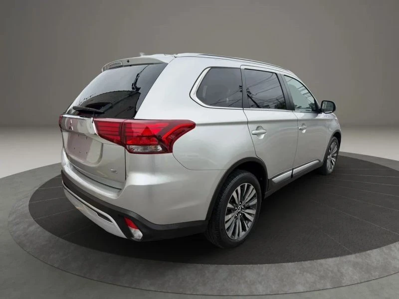 2020 Mitsubishi Outlander - Image 5 of 12