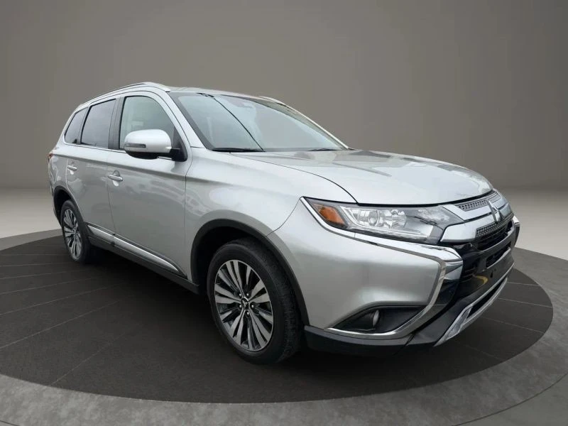 2020 Mitsubishi Outlander - Image 3 of 12