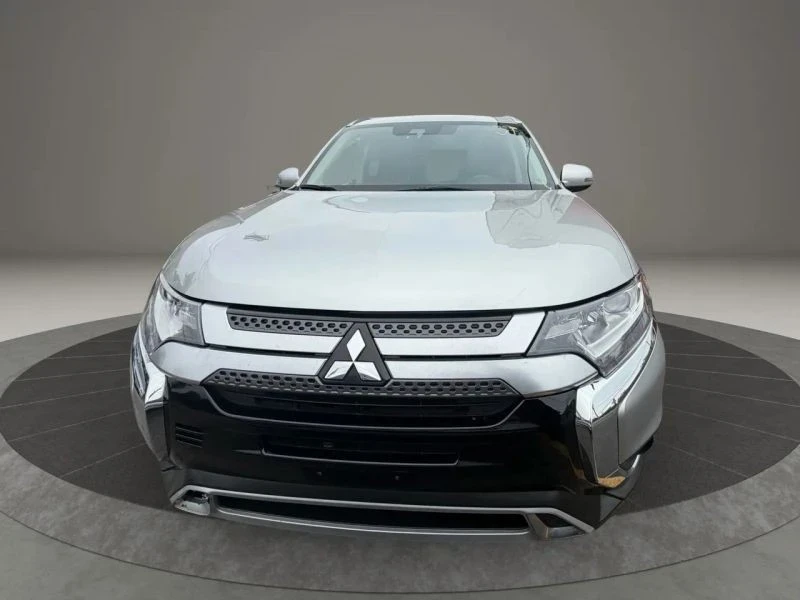 2020 Mitsubishi Outlander - Image 2 of 12