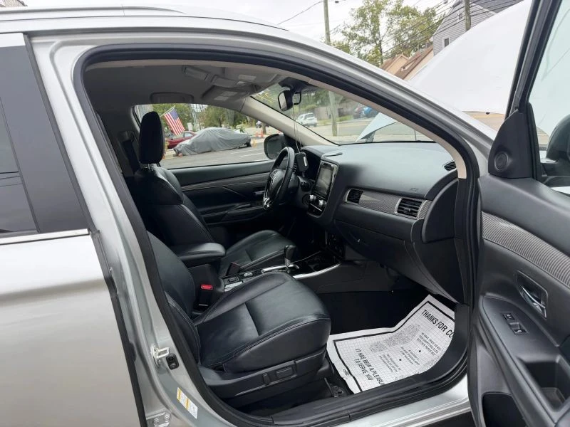 2020 Mitsubishi Outlander - Image 12 of 12
