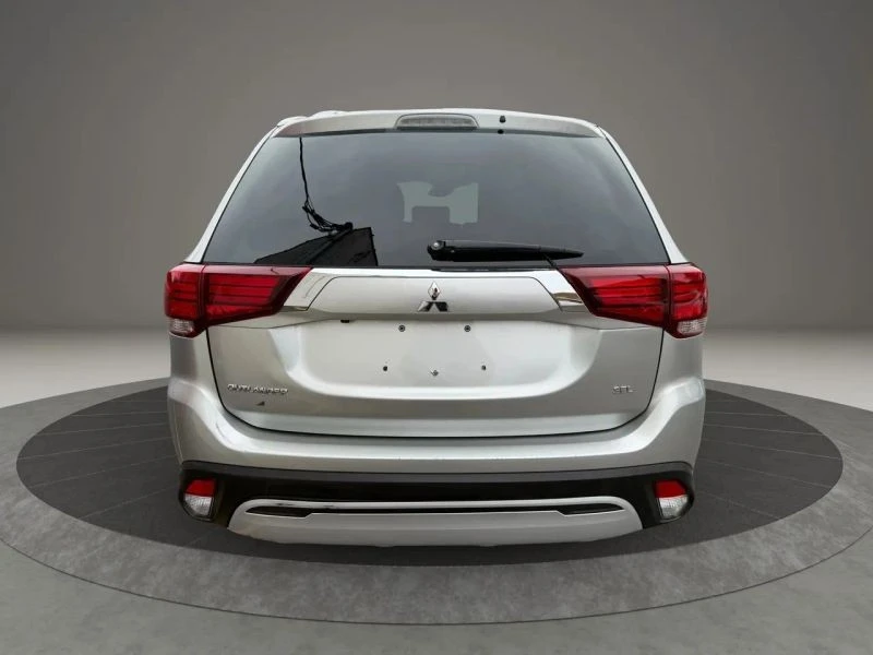 2020 Mitsubishi Outlander - Image 6 of 12