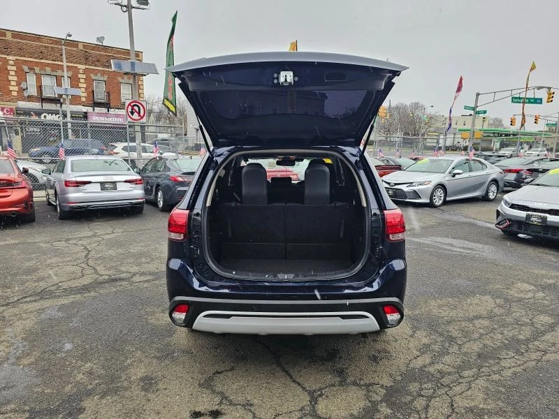 2020 Mitsubishi Outlander - Image 8 of 12