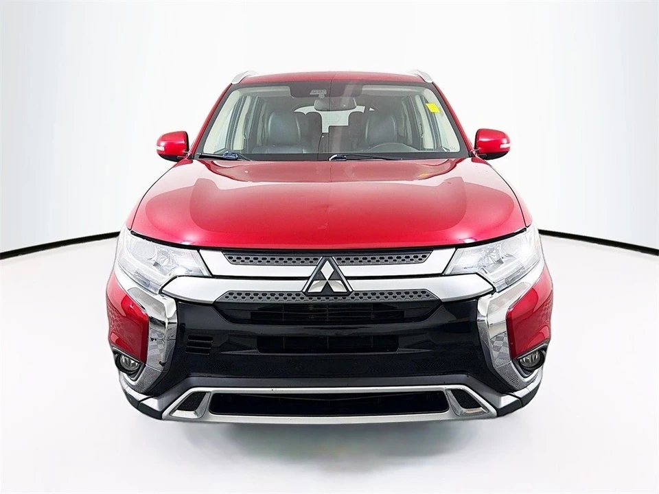 2020 Mitsubishi Outlander - Image 2 of 12