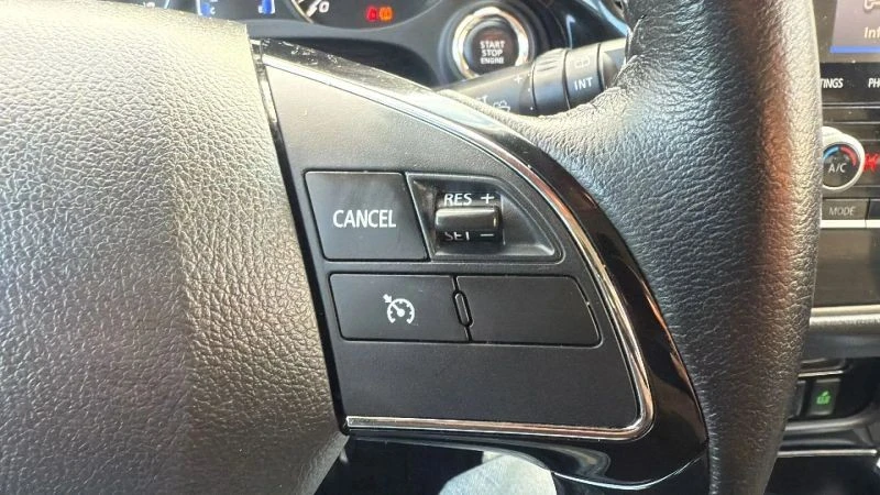 2020 Mitsubishi Outlander - Image 11 of 12