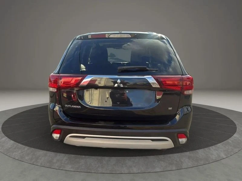 2020 Mitsubishi Outlander - Image 6 of 12