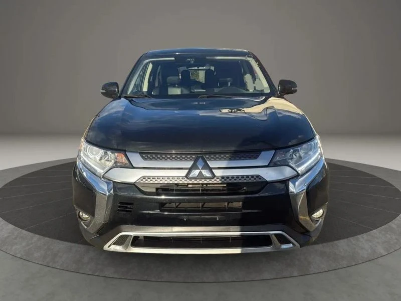 2020 Mitsubishi Outlander - Image 2 of 12