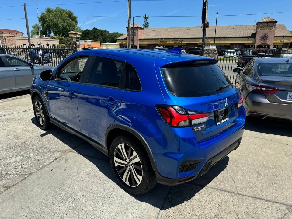 2020 Mitsubishi Outlander - Image 8 of 18