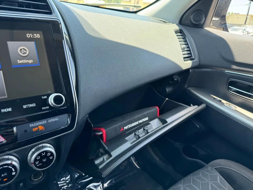2020 Mitsubishi Outlander - Image 18 of 18