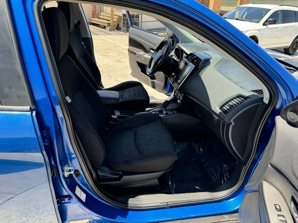 2020 Mitsubishi Outlander - Image 12 of 18