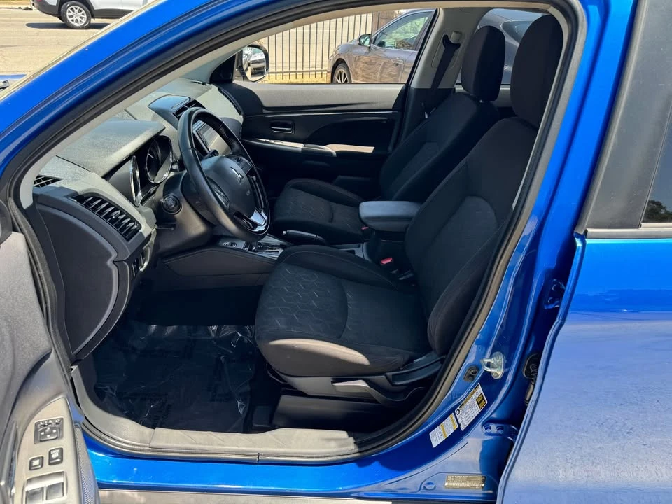 2020 Mitsubishi Outlander - Image 9 of 18