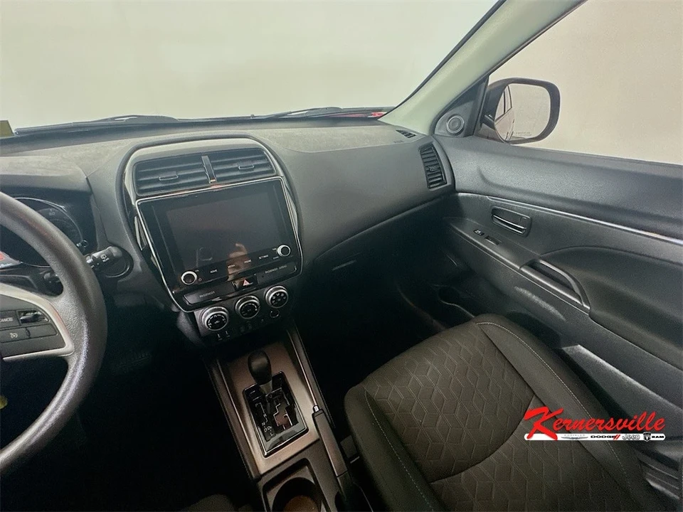 2020 Mitsubishi Outlander - Image 11 of 21