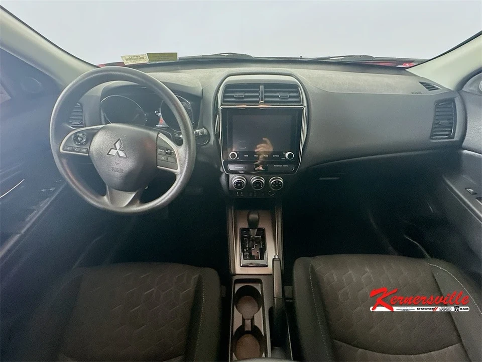 2020 Mitsubishi Outlander - Image 10 of 21