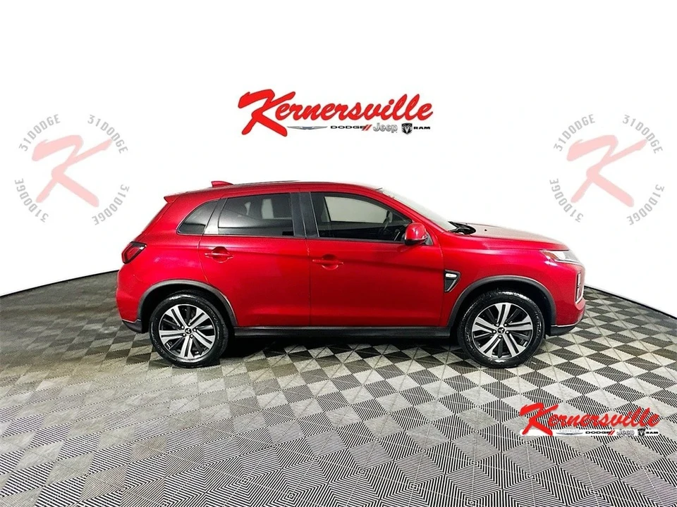 2020 Mitsubishi Outlander - Image 8 of 21
