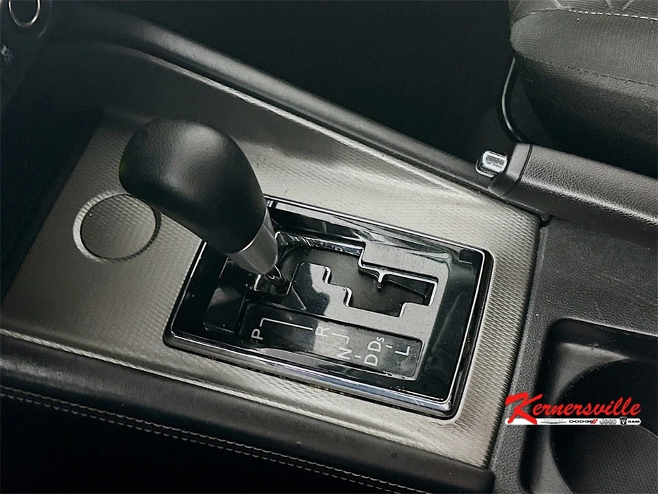 2020 Mitsubishi Outlander - Image 16 of 21
