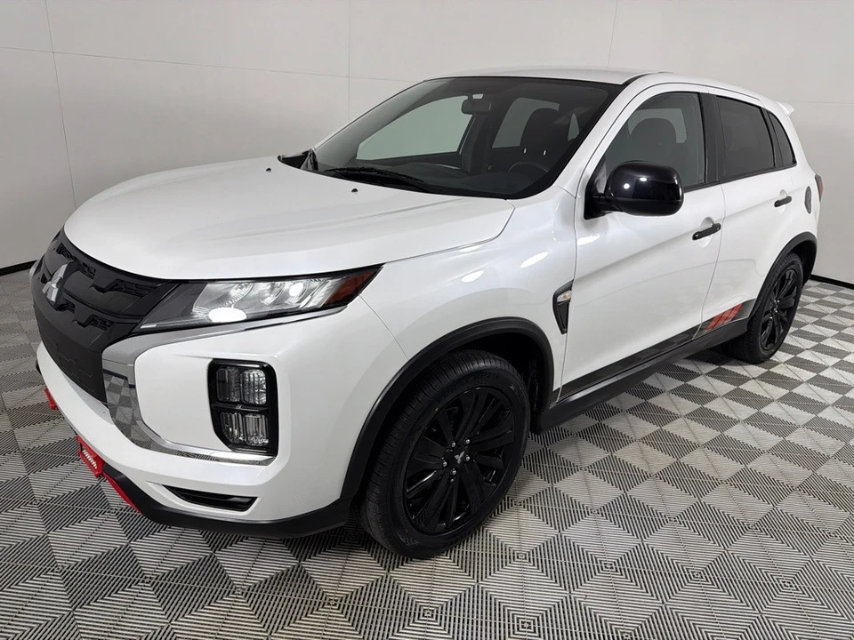 2020 Mitsubishi Outlander - Image 8 of 21