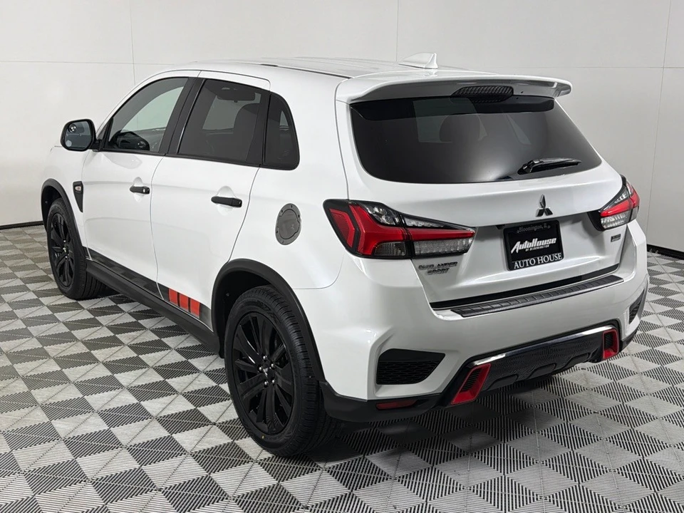 2020 Mitsubishi Outlander - Image 6 of 21