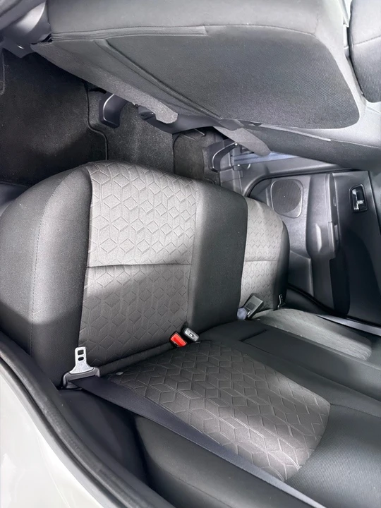 2020 Mitsubishi Outlander - Image 17 of 21