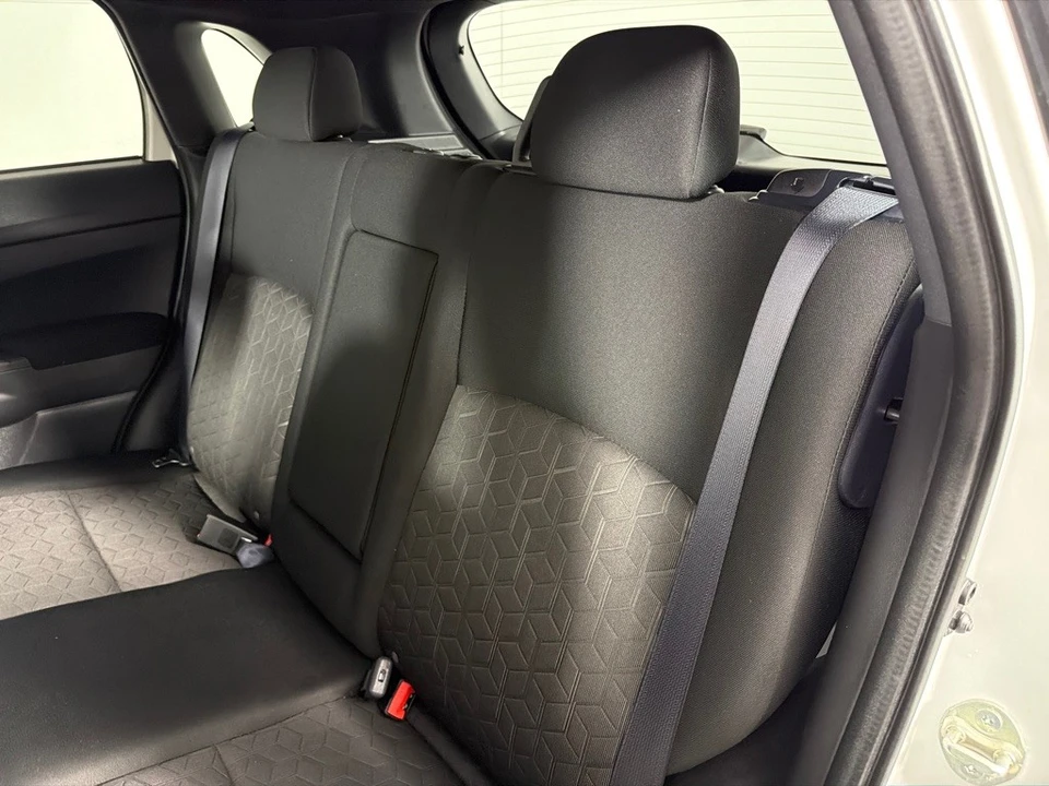 2020 Mitsubishi Outlander - Image 18 of 21