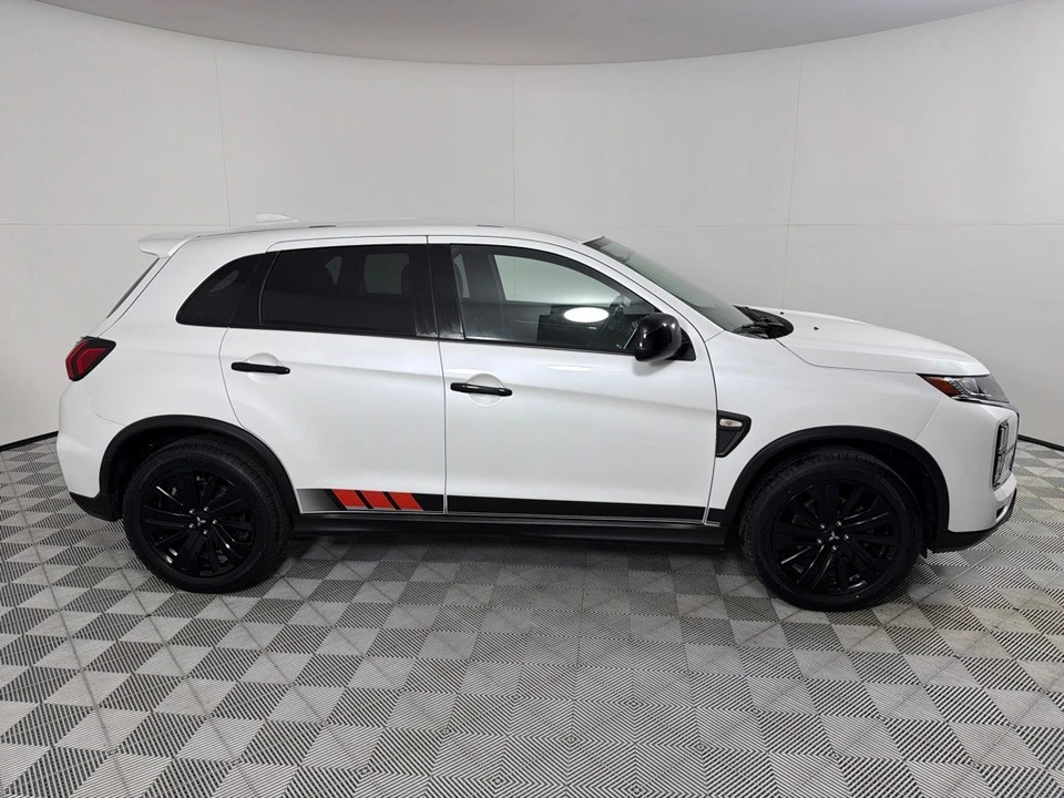 2020 Mitsubishi Outlander - Image 4 of 21