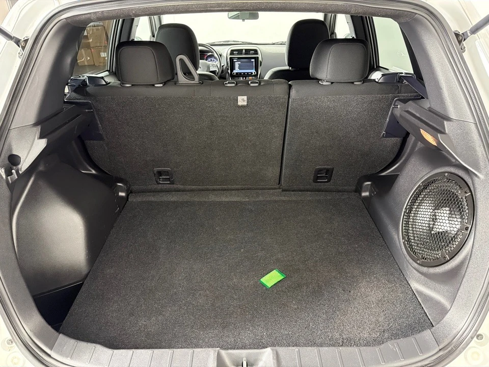 2020 Mitsubishi Outlander - Image 19 of 21