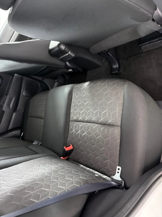 2020 Mitsubishi Outlander - Image 20 of 21