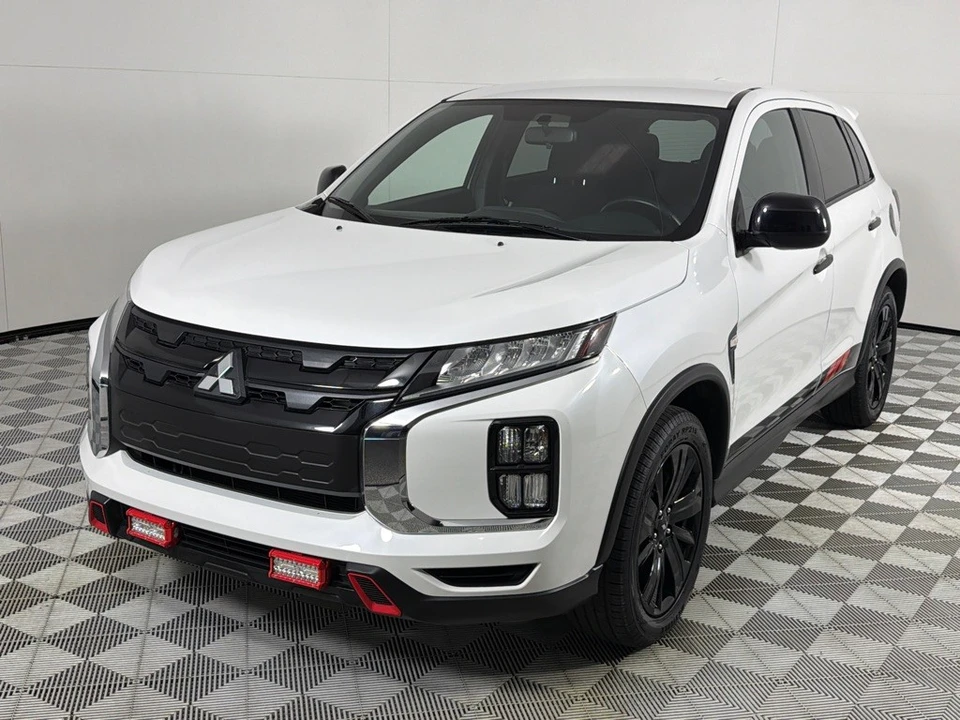 2020 Mitsubishi Outlander - Image 9 of 21