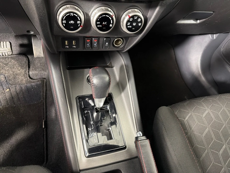 2020 Mitsubishi Outlander - Image 16 of 21