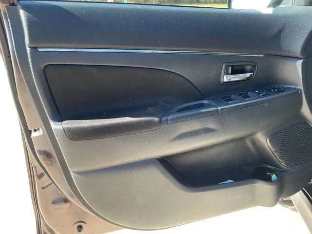2020 Mitsubishi Outlander - Image 21 of 21