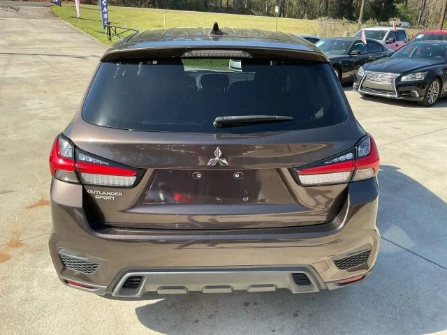 2020 Mitsubishi Outlander - Image 8 of 21