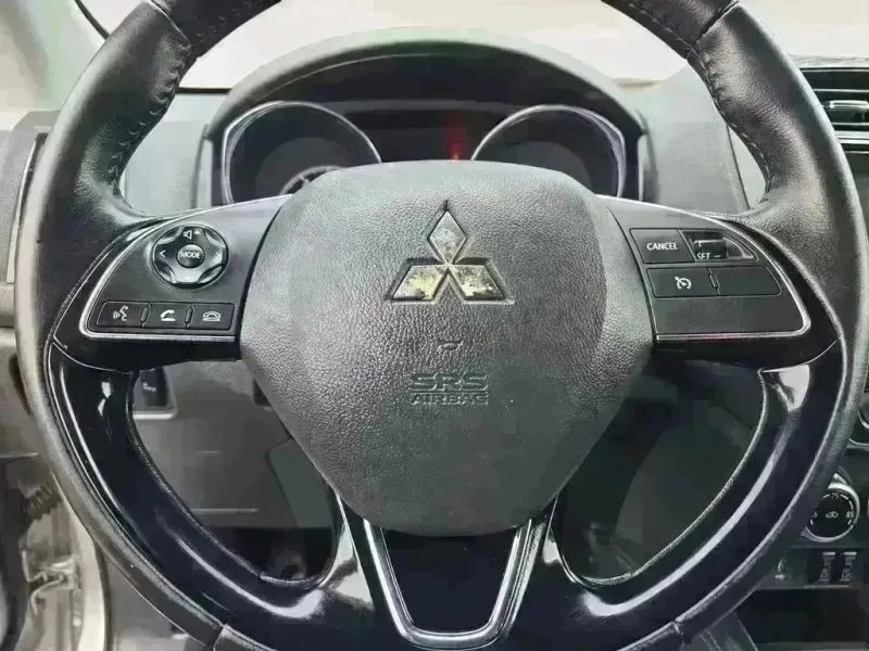 2020 Mitsubishi Outlander - Image 12 of 12