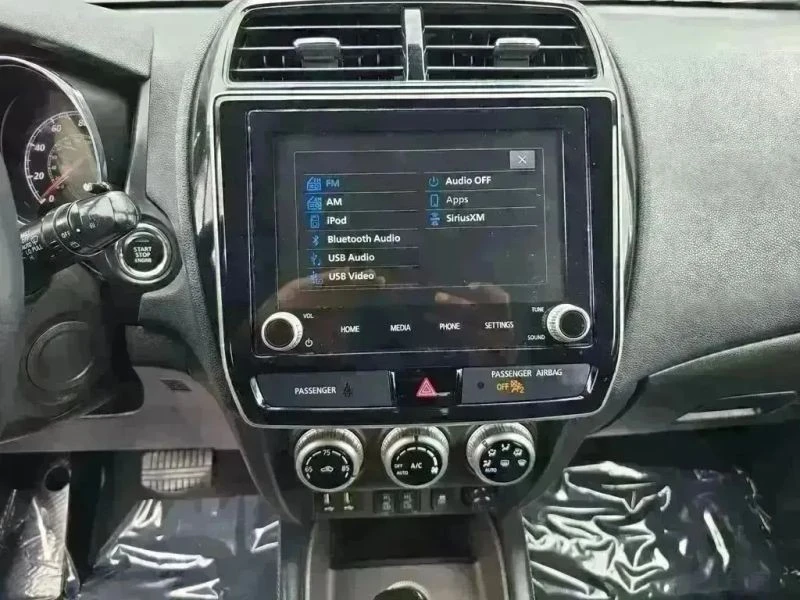 2020 Mitsubishi Outlander - Image 11 of 12