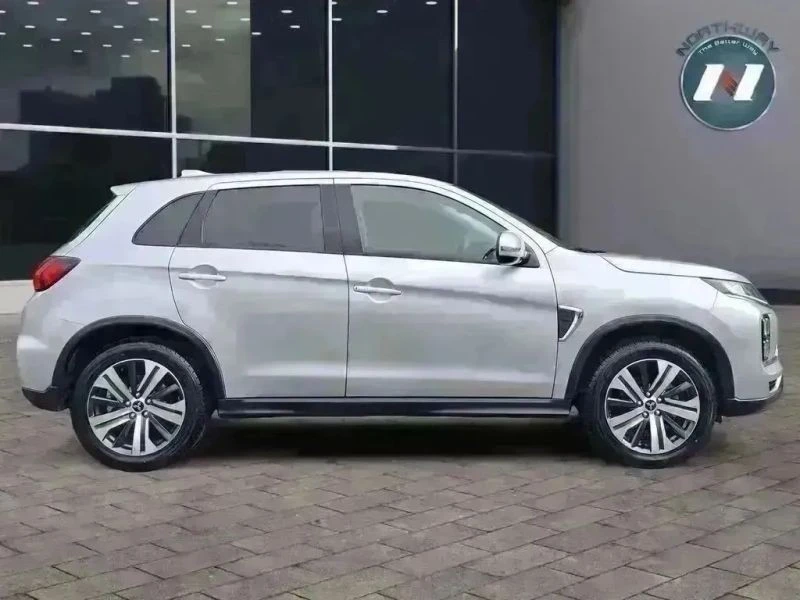 2020 Mitsubishi Outlander - Image 6 of 12