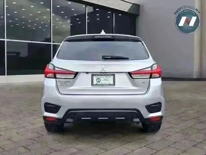 2020 Mitsubishi Outlander - Image 4 of 12